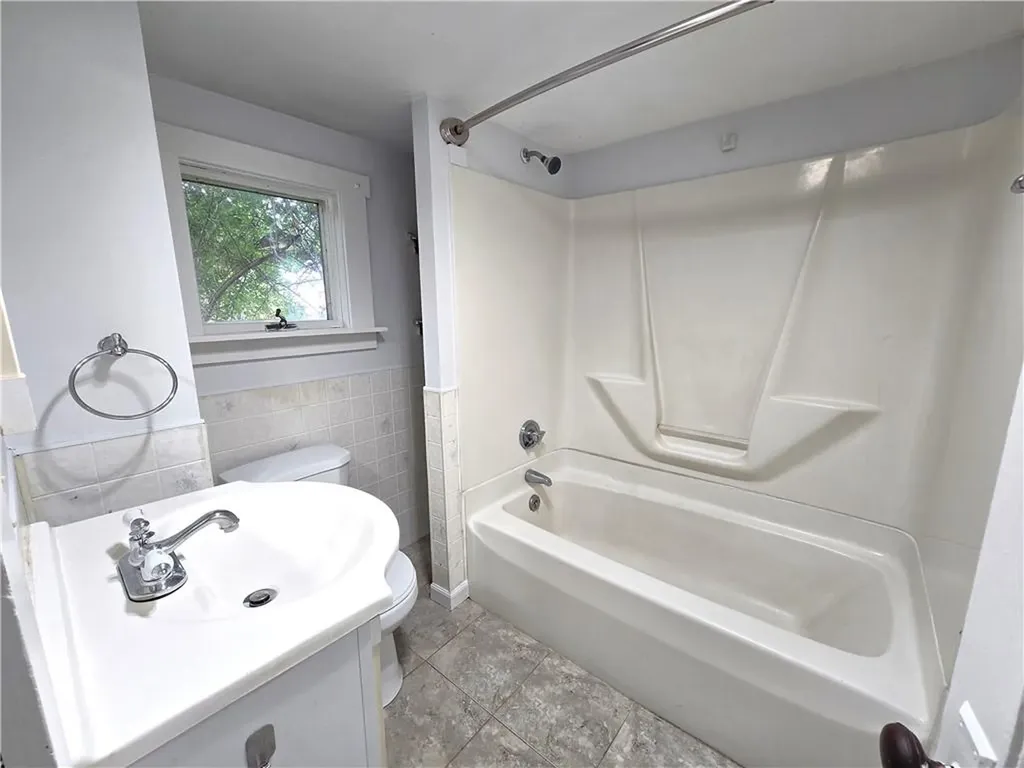 9 Island Avenue Portsmouth RI 02871