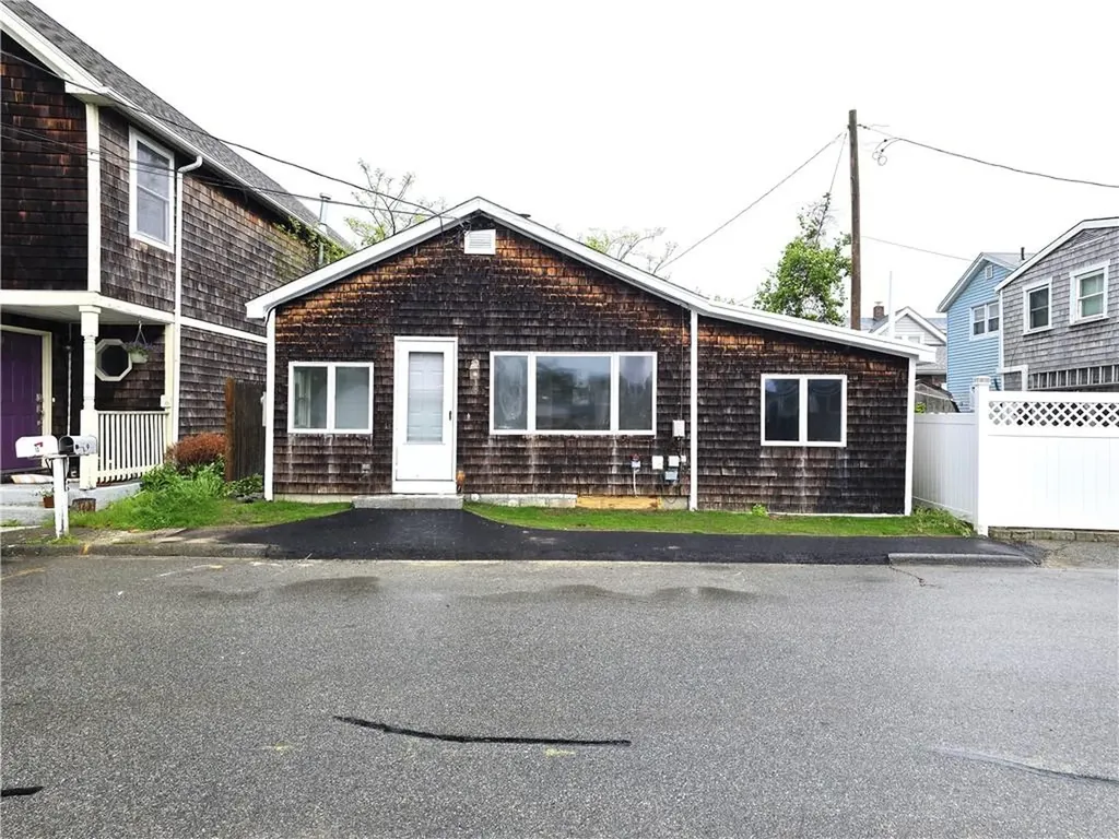 9 Island Avenue Portsmouth RI 02871