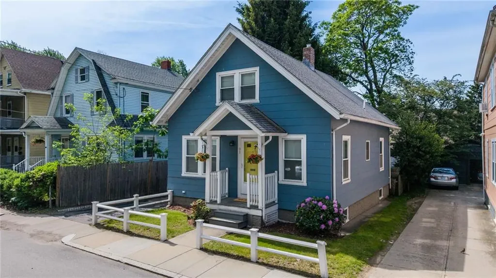 91 Garfield Avenue Providence RI 02908
