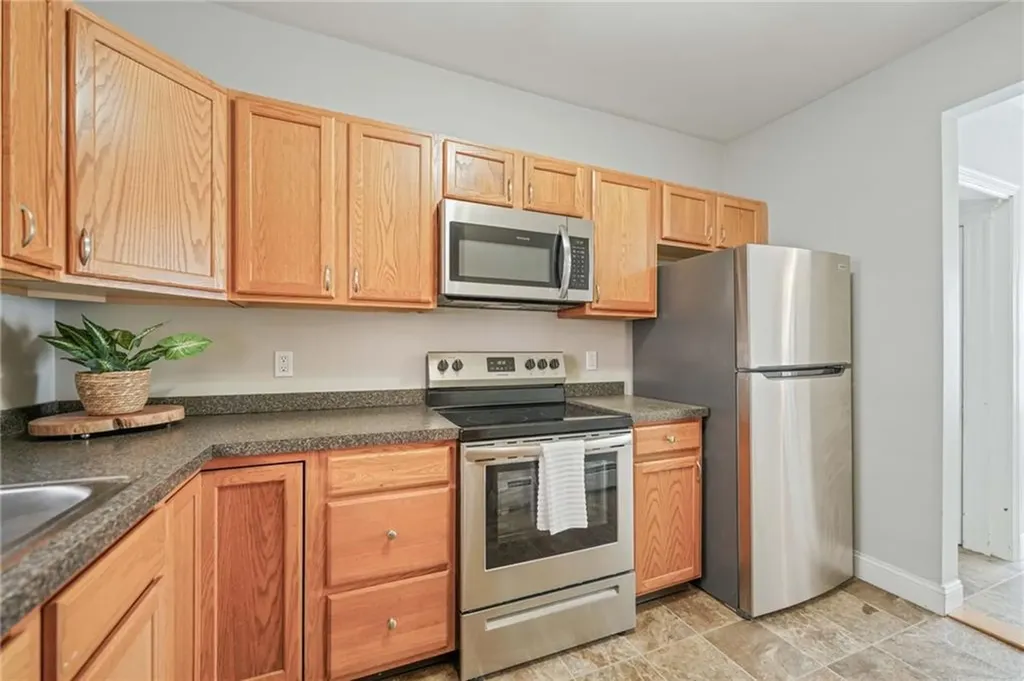 91 Garfield Avenue Providence RI 02908