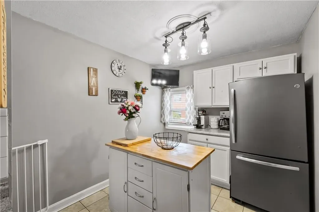 522 Slade Street Fall River MA 02724