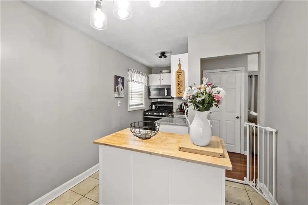 522 Slade Street Fall River MA 02724