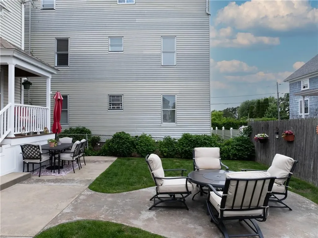 522 Slade Street Fall River MA 02724
