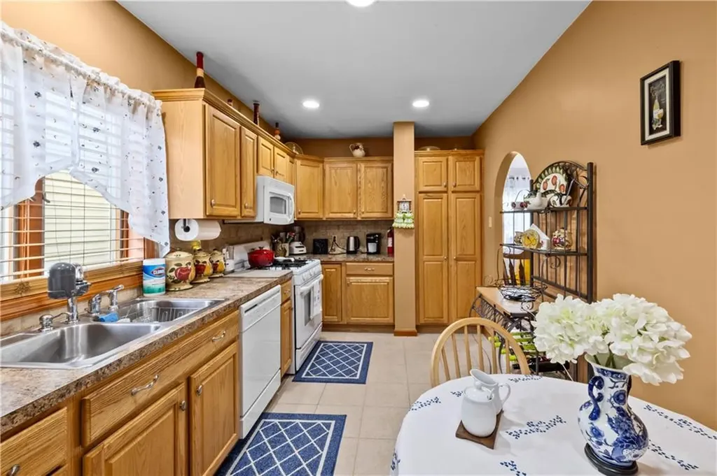 522 Slade Street Fall River MA 02724