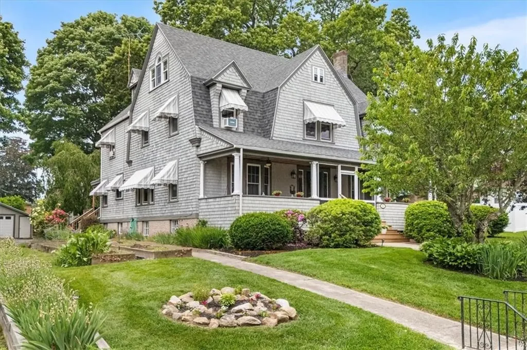 59 Woodland Road Woonsocket RI 02895