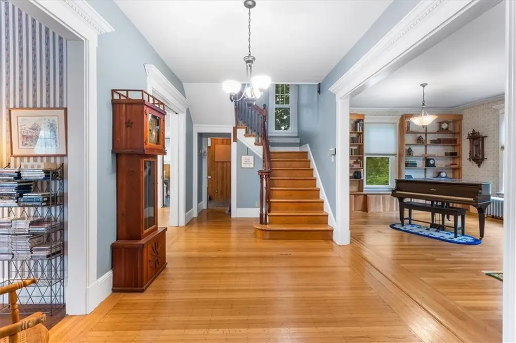 59 Woodland Road Woonsocket RI 02895
