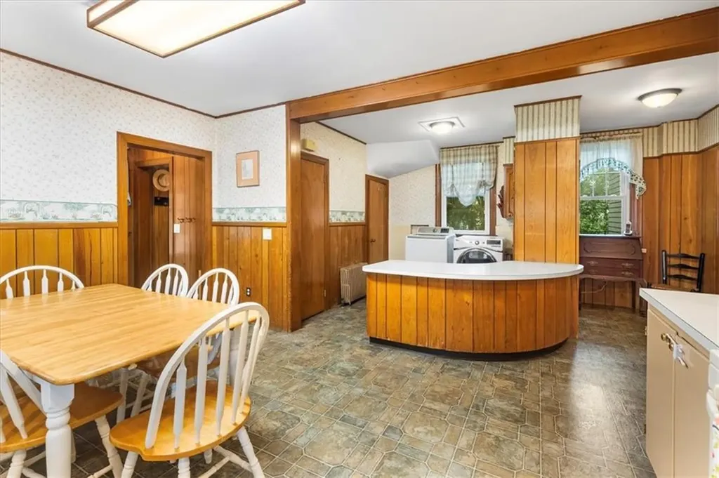 59 Woodland Road Woonsocket RI 02895