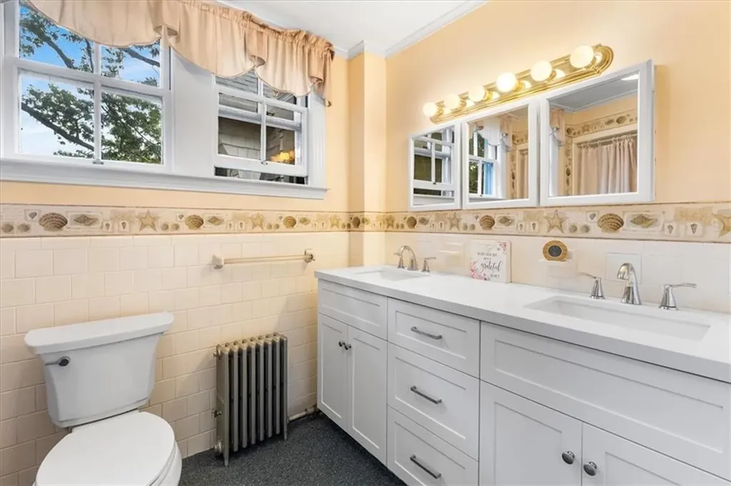 59 Woodland Road Woonsocket RI 02895