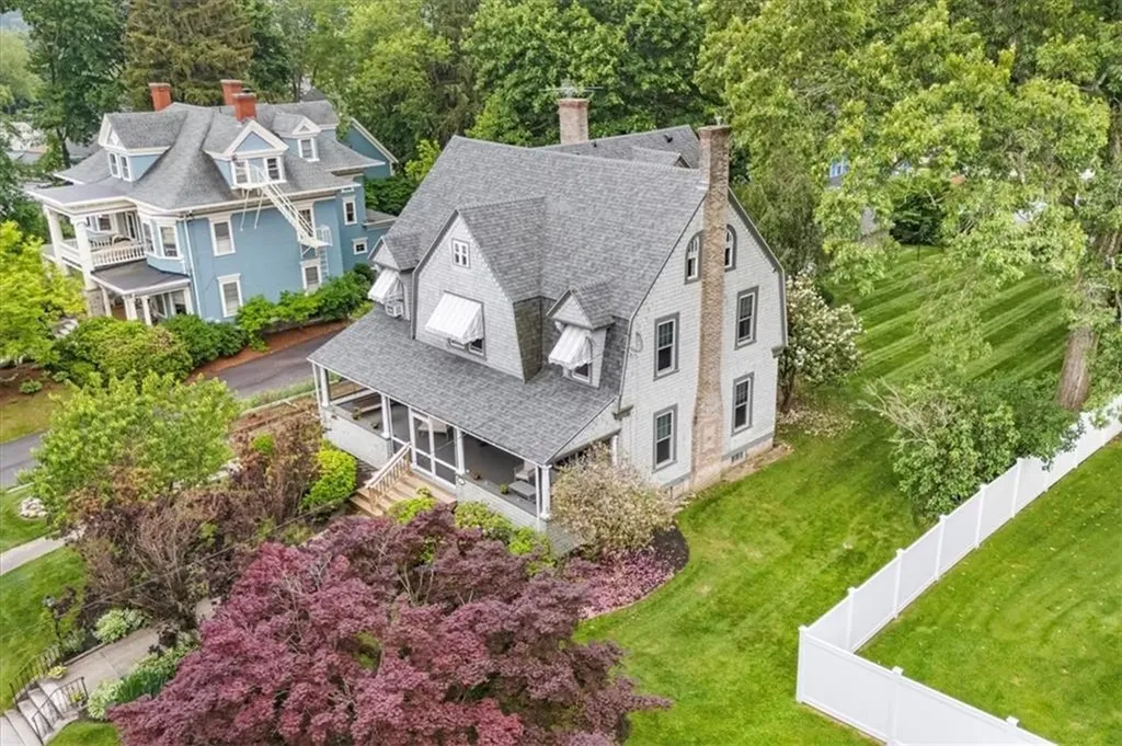 59 Woodland Road Woonsocket RI 02895