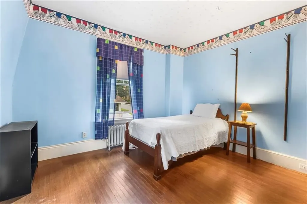 59 Woodland Road Woonsocket RI 02895