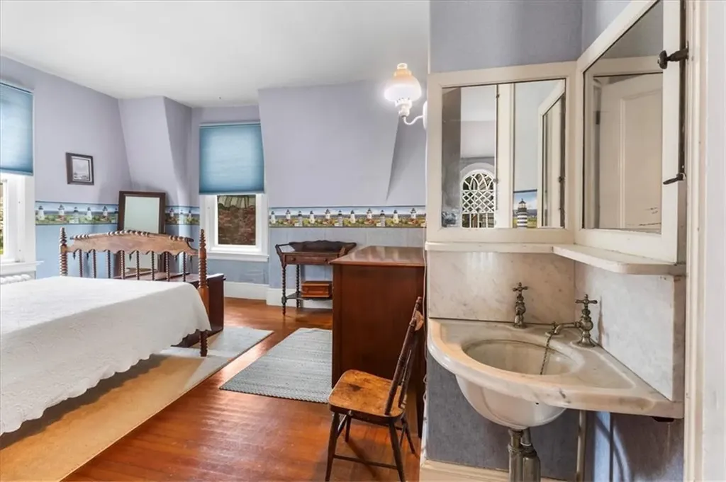 59 Woodland Road Woonsocket RI 02895