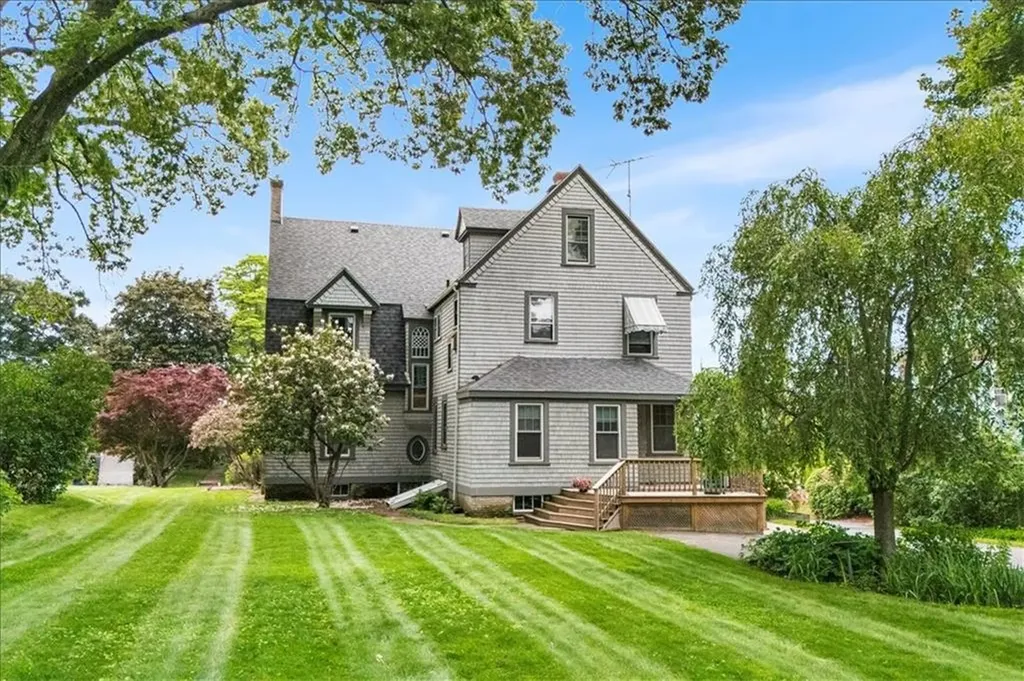 59 Woodland Road Woonsocket RI 02895