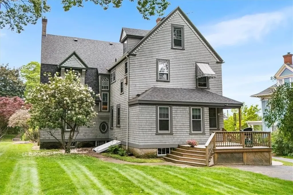 59 Woodland Road Woonsocket RI 02895