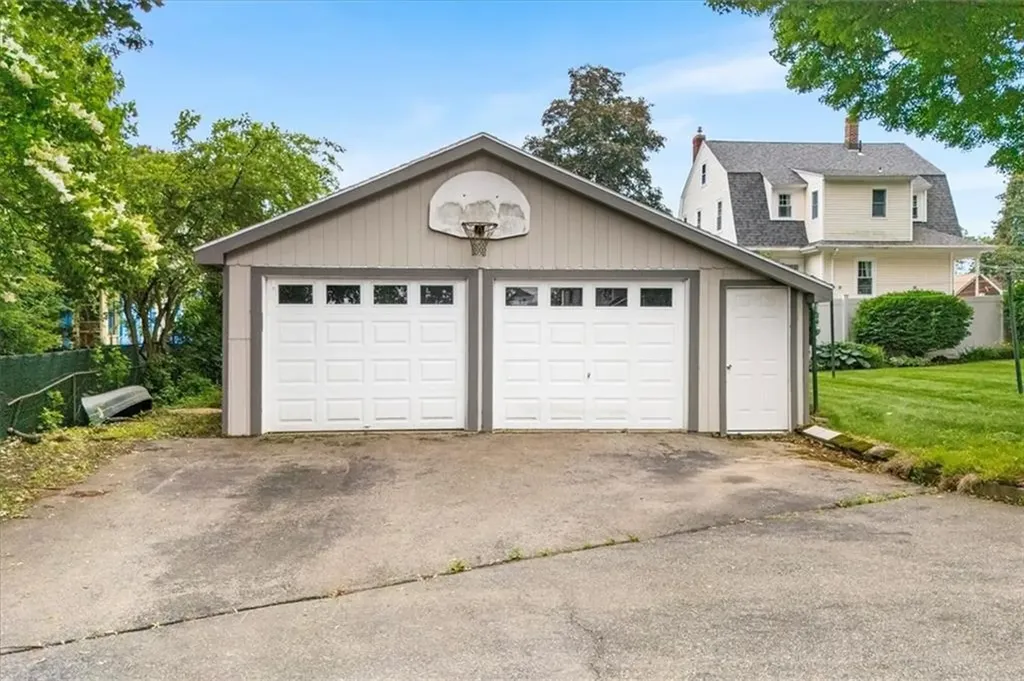 59 Woodland Road Woonsocket RI 02895