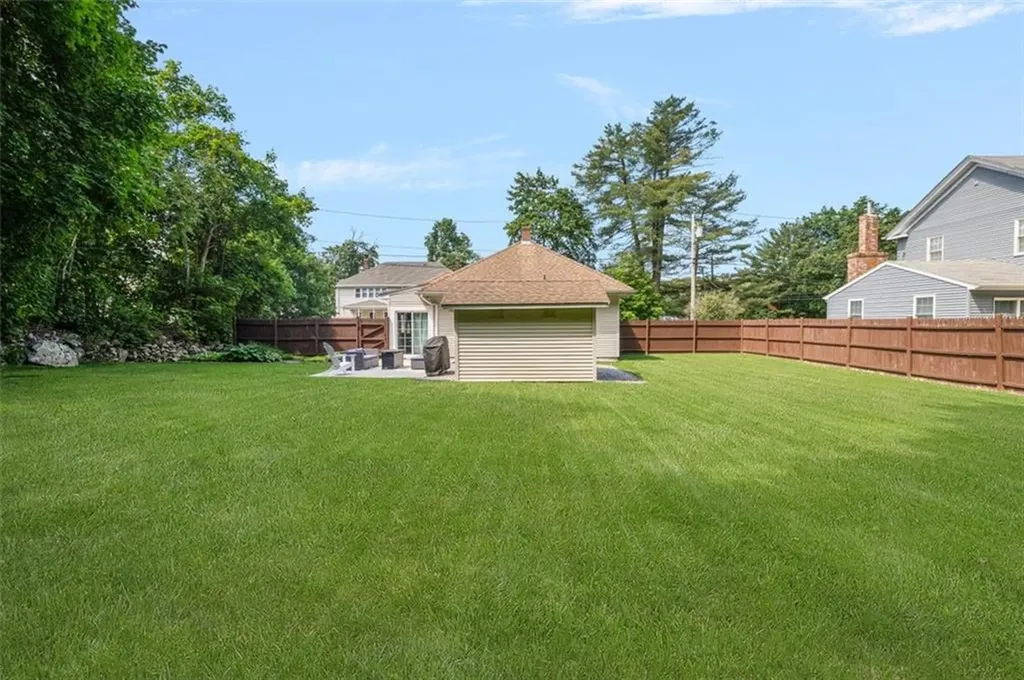 30 Lincoln Street Smithfield RI 02917