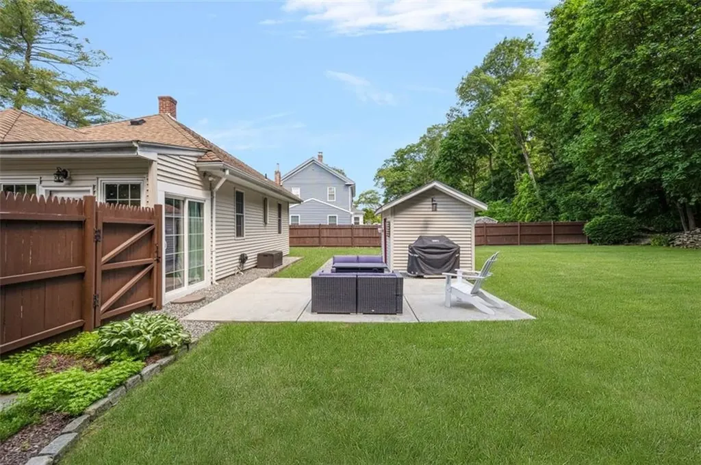 30 Lincoln Street Smithfield RI 02917