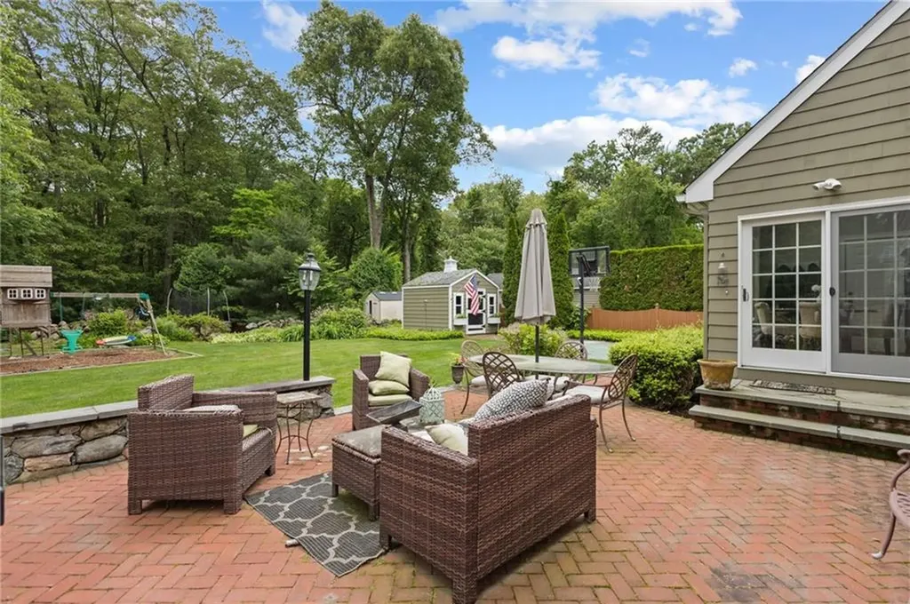 152 Glen Hills Drive Cranston RI 02920