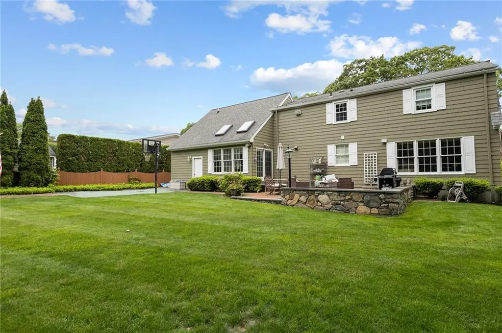 152 Glen Hills Drive Cranston RI 02920