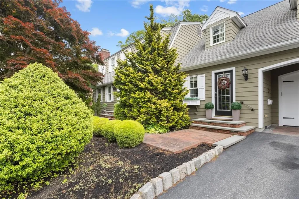 152 Glen Hills Drive Cranston RI 02920