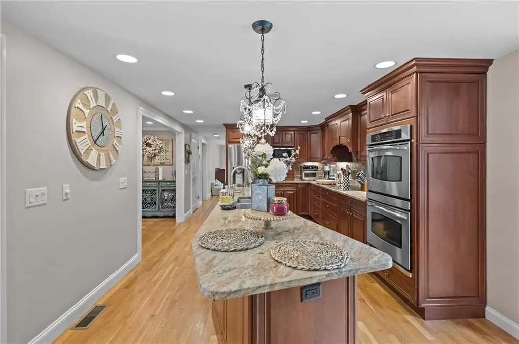 152 Glen Hills Drive Cranston RI 02920