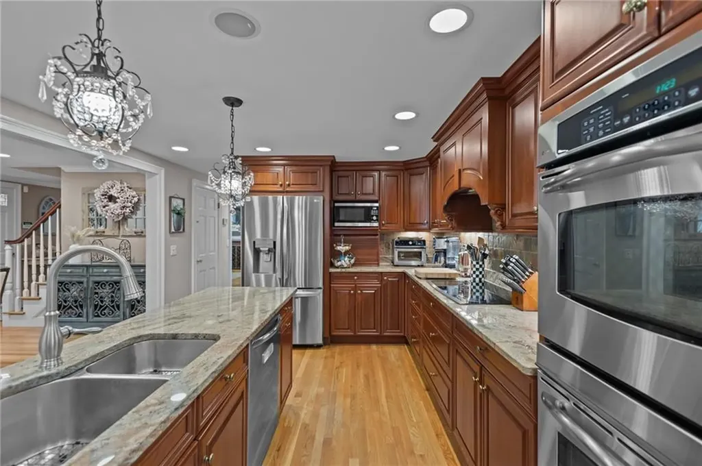 152 Glen Hills Drive Cranston RI 02920