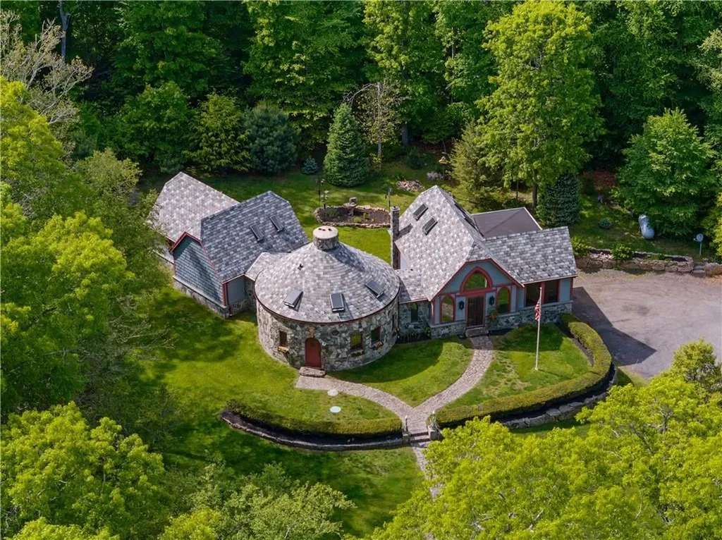 485 Lake Road Tiverton RI 02878