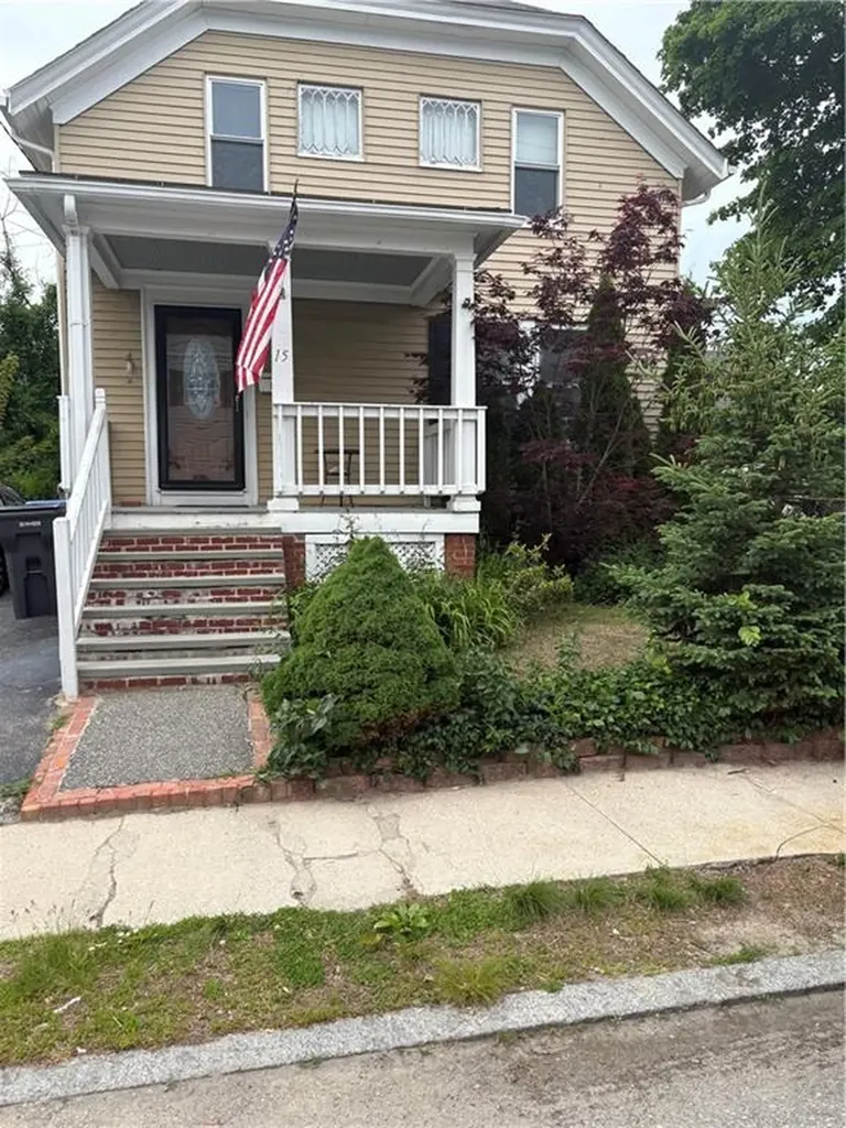 15 Villa Avenue Cranston RI 02905