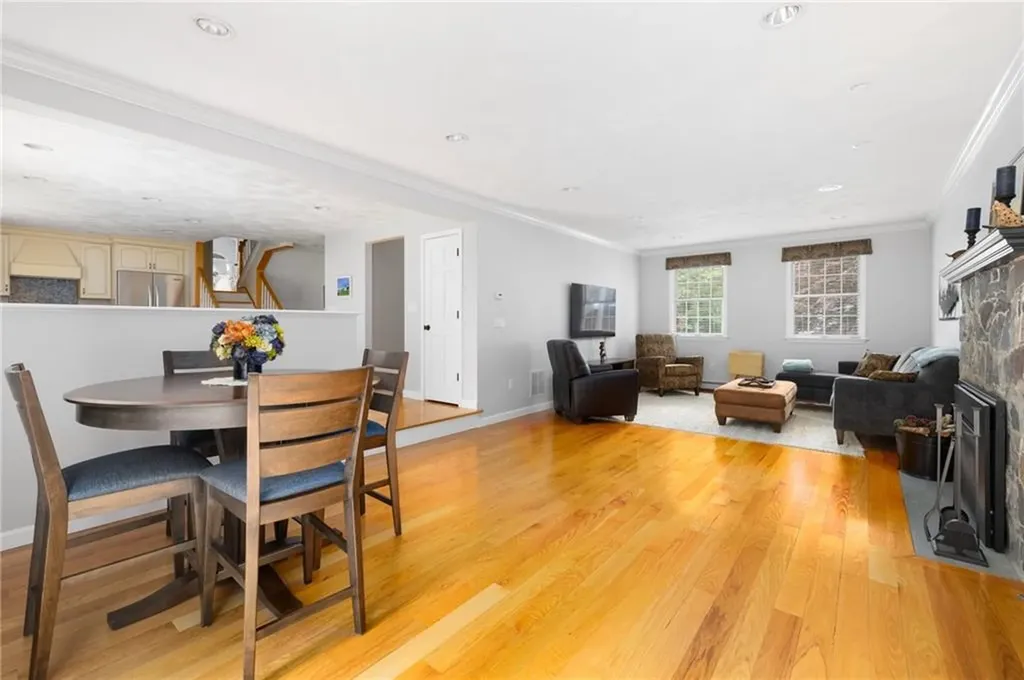 52 S Eagle Nest Drive Lincoln RI 02865