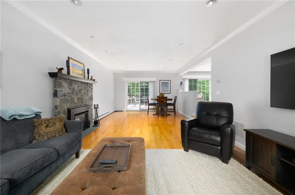 52 S Eagle Nest Drive Lincoln RI 02865