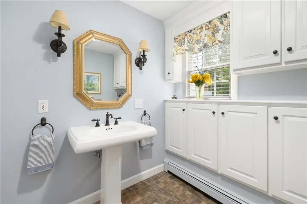 52 S Eagle Nest Drive Lincoln RI 02865