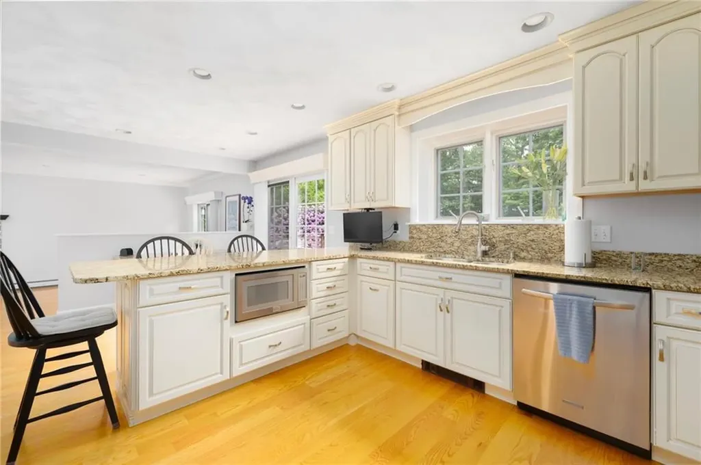 52 S Eagle Nest Drive Lincoln RI 02865
