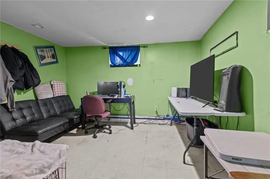 108 Johnson Street Pawtucket RI 02860