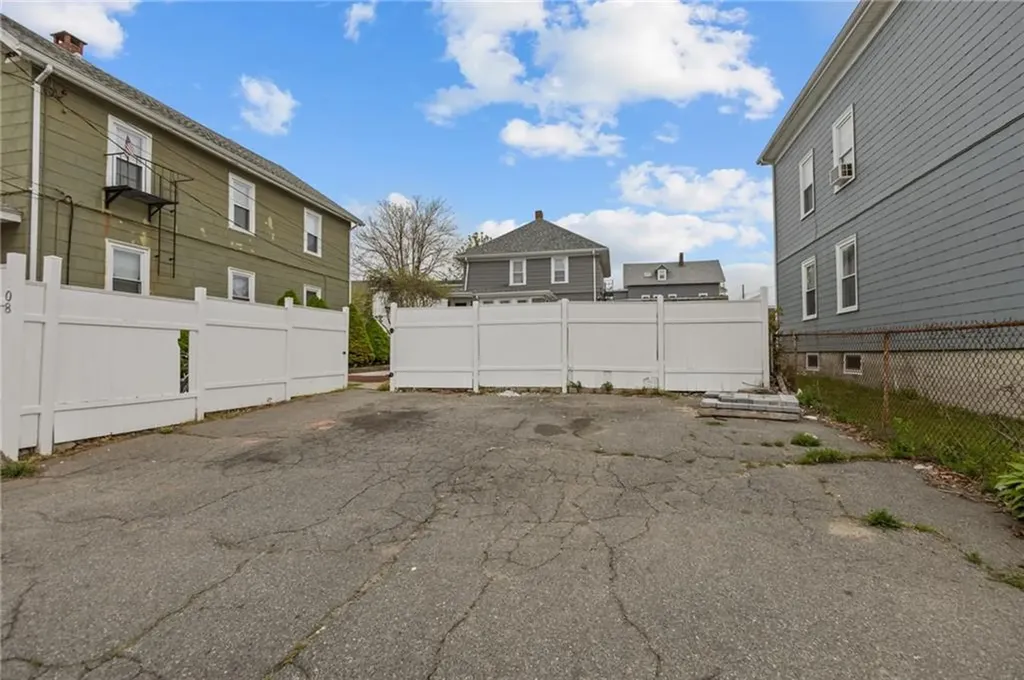 108 Johnson Street Pawtucket RI 02860