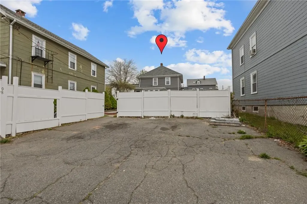 108 Johnson Street Pawtucket RI 02860