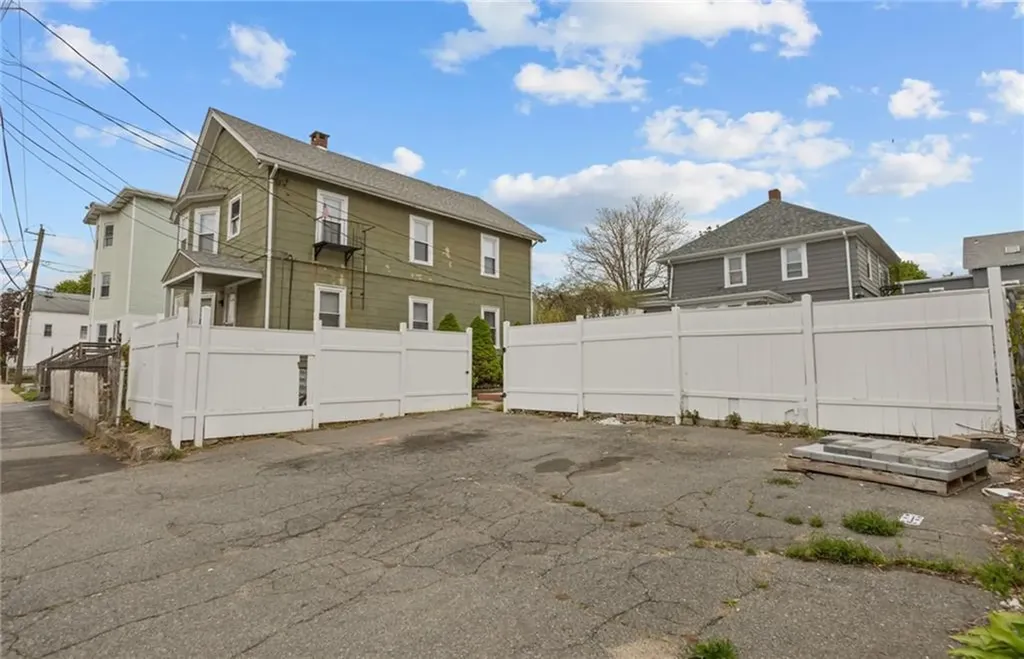 108 Johnson Street Pawtucket RI 02860