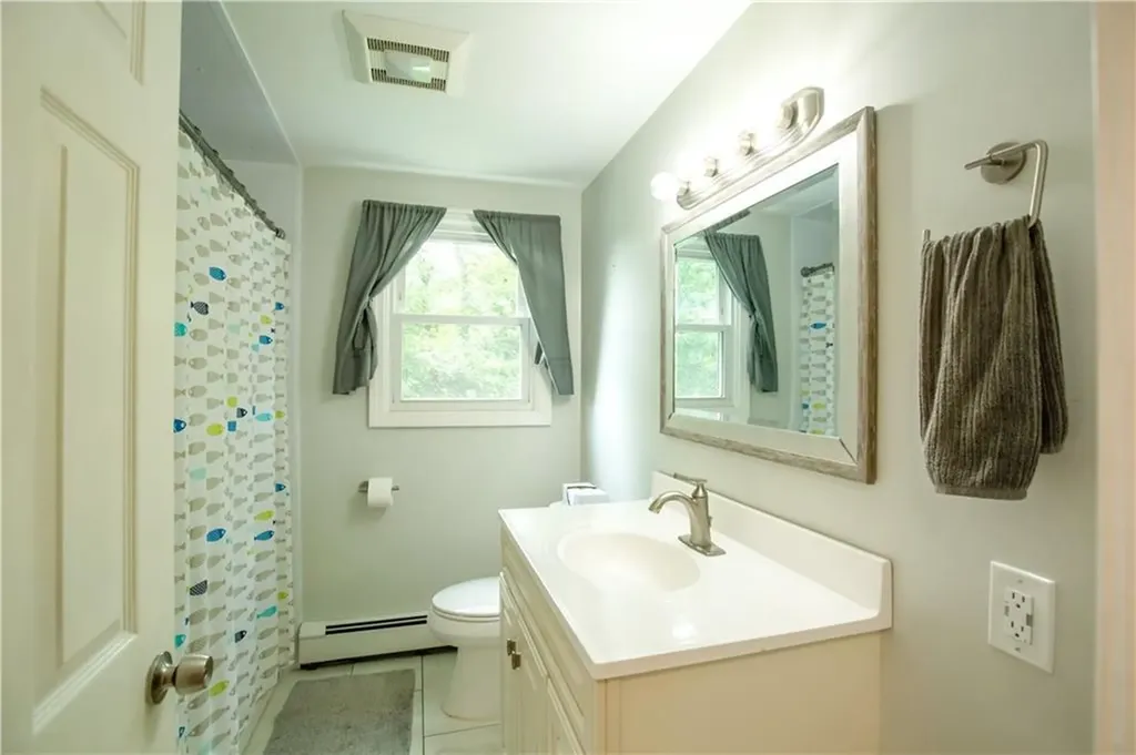 75 Pembroke Lane Coventry RI 02816