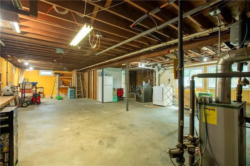 75 Pembroke Lane Coventry RI 02816