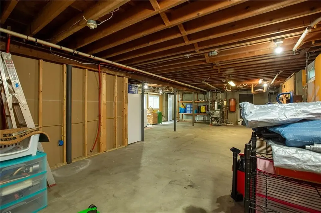 75 Pembroke Lane Coventry RI 02816
