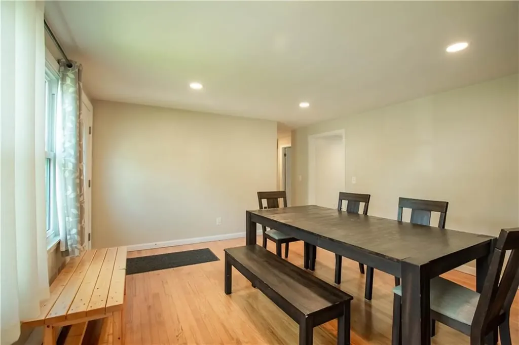75 Pembroke Lane Coventry RI 02816