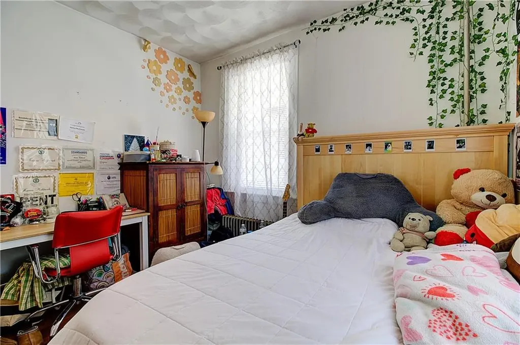 93 Naples Avenue Providence RI 02908