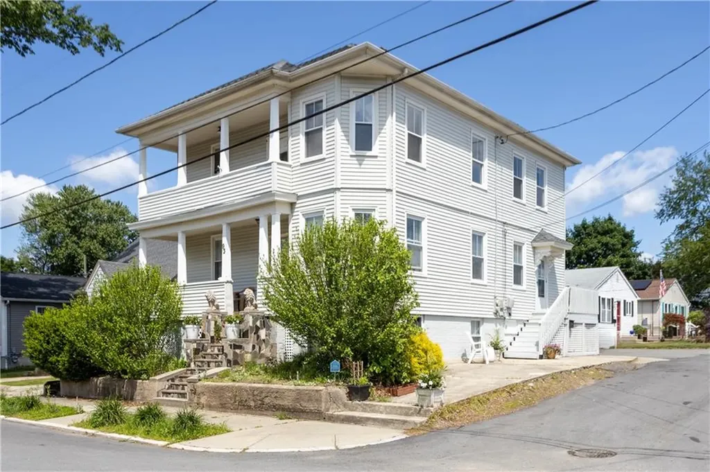 93 Naples Avenue Providence RI 02908