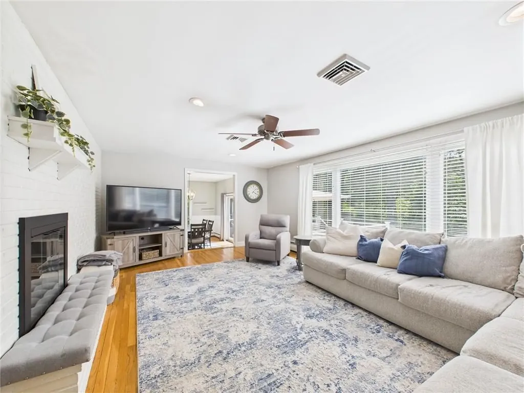 35 Westchester Way Warwick RI 02886