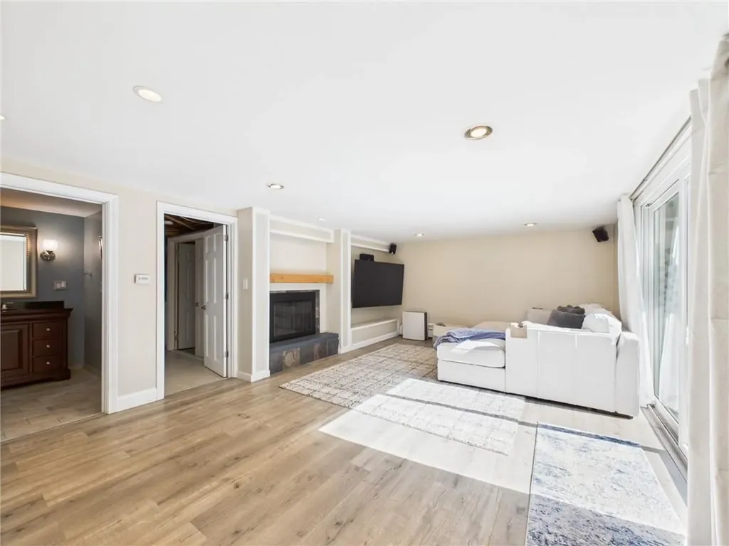 35 Westchester Way Warwick RI 02886