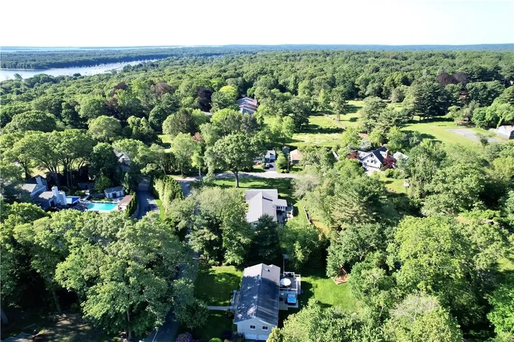 35 Westchester Way Warwick RI 02886