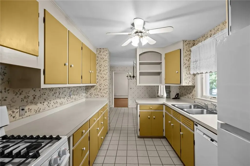 9 Sharon Drive Coventry RI 02816