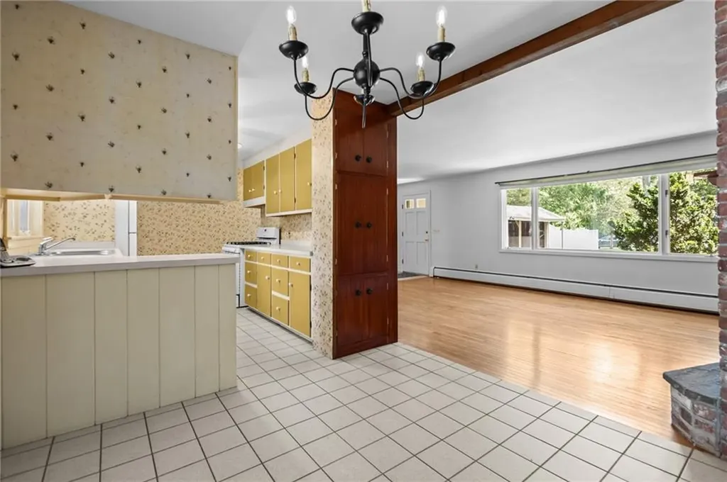 9 Sharon Drive Coventry RI 02816