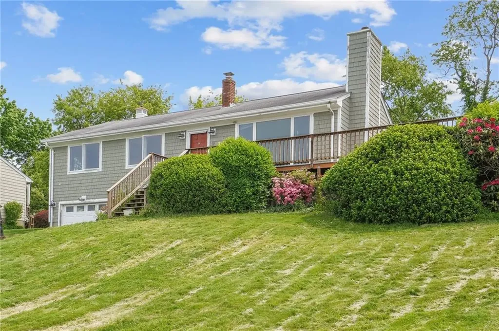 9 Algonquin Drive Middletown RI 02842