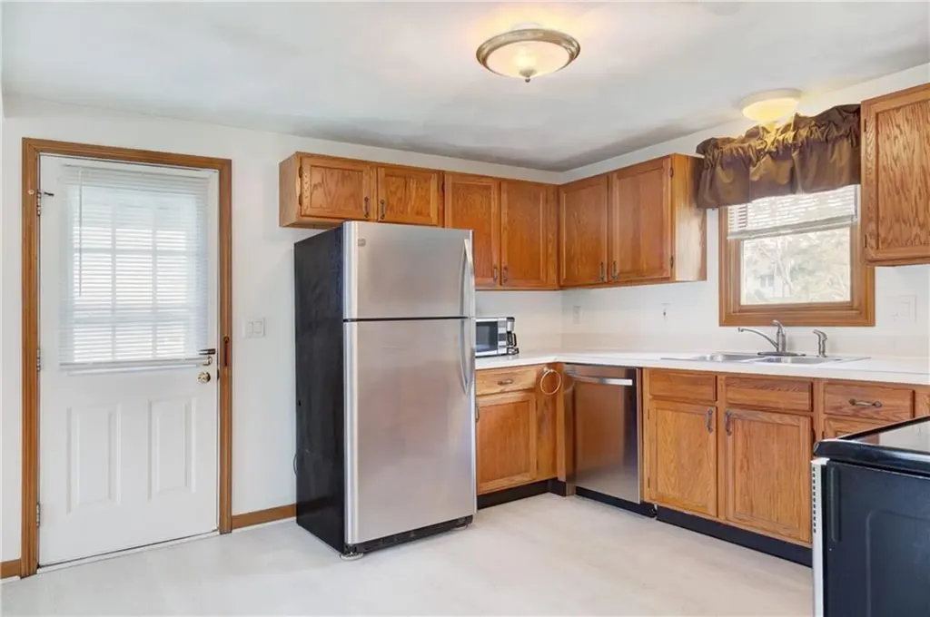 63 Botelho Drive Portsmouth RI 02871