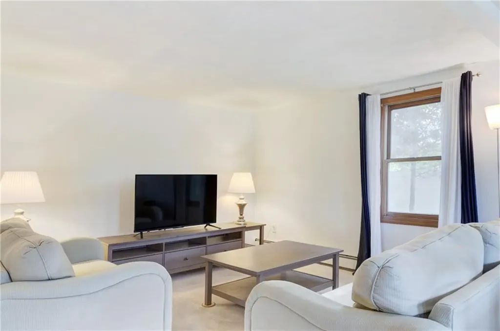 63 Botelho Drive Portsmouth RI 02871