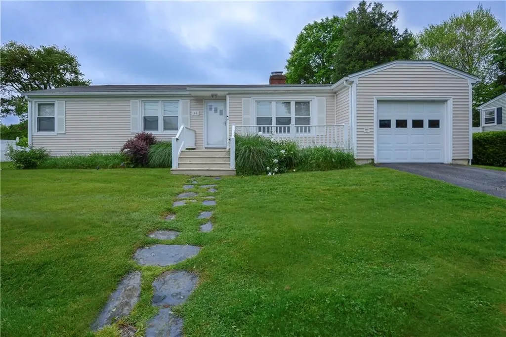 44 Dudley Avenue Newport RI 02840